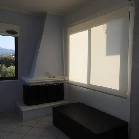 ολόκληρο διαμέρισμα στην 'αβυθο αιγίου * Rodhodháfni