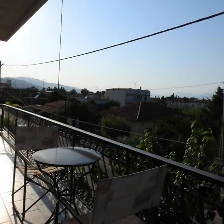 ολόκληρο διαμέρισμα στην 'αβυθο αιγίου *